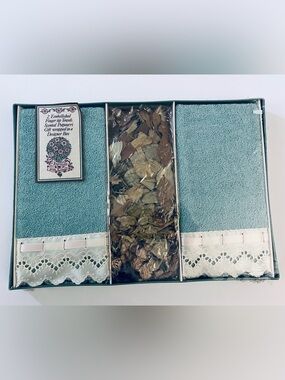 Avanti Finger Tip Towels Gift Set Potpourri Box Lace Trim Bathroom Decor Sealed